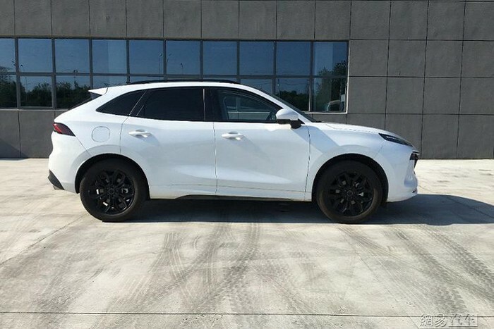 Cận cảnh xe 'Tàu' Dongfeng Fengxing T5 EVO mới nhái Maserati